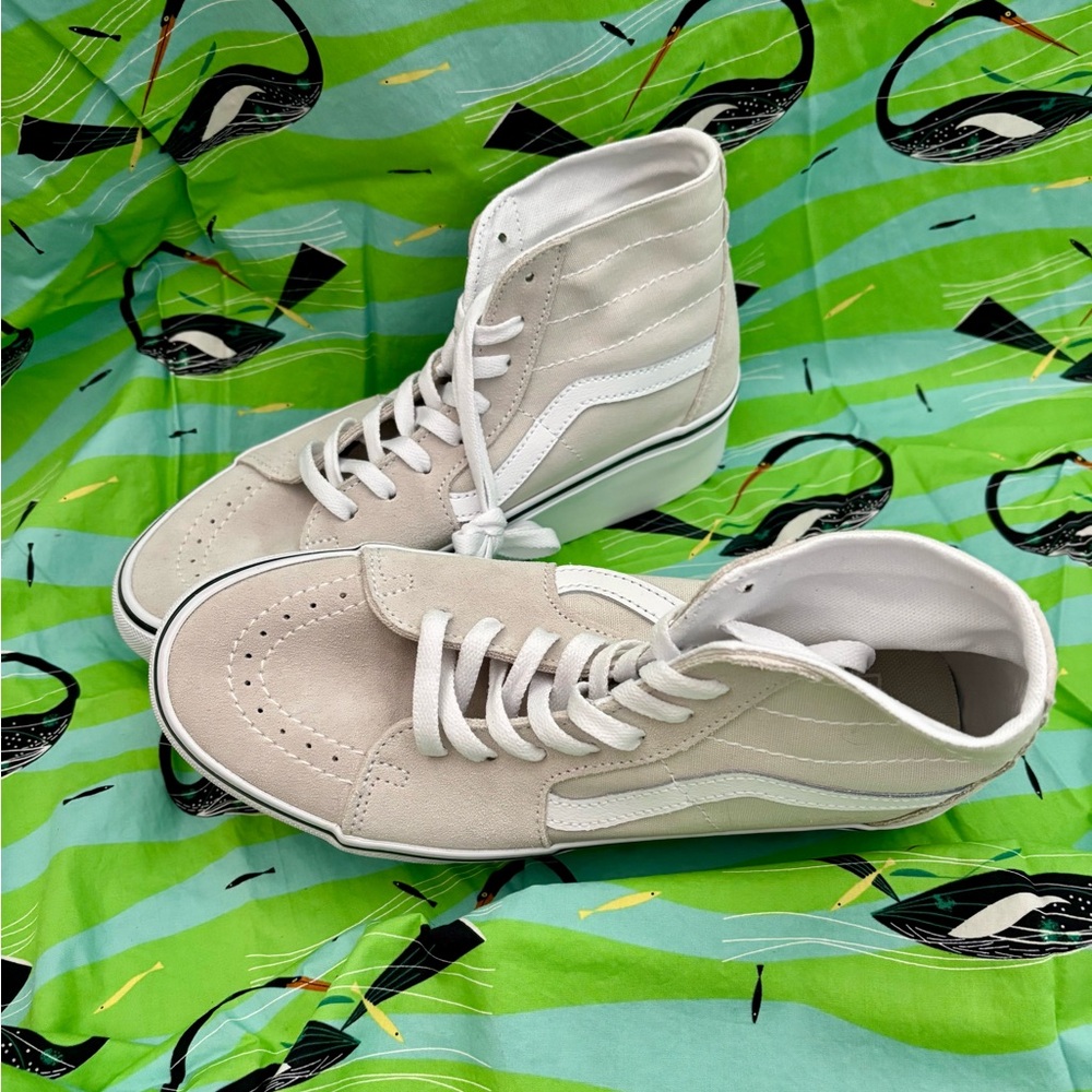 Vans women size 9 hi-top platform